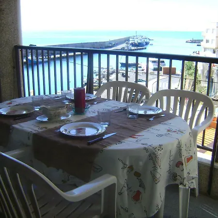 Vistas Al Mar Y Cerca De La Playa Apartment